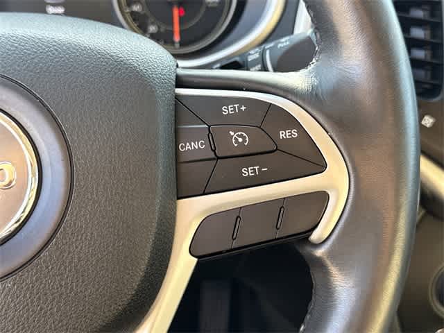 Thumbnail: 2016 Jeep Cherokee - 21