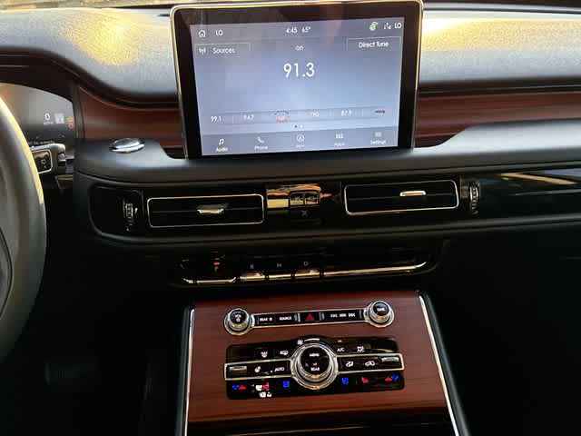Thumbnail: 2023 Lincoln Aviator - 19