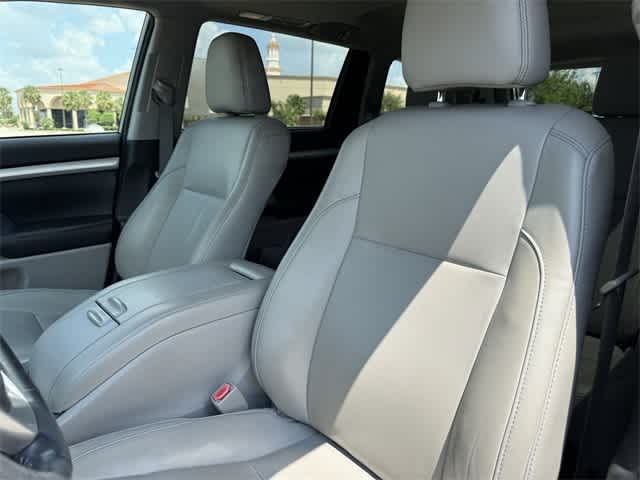 Thumbnail: 2017 Toyota Highlander - 12