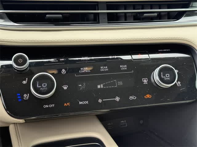Thumbnail: 2023 INFINITI QX60 - 25