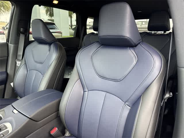 Thumbnail: 2026 INFINITI QX60 - 13