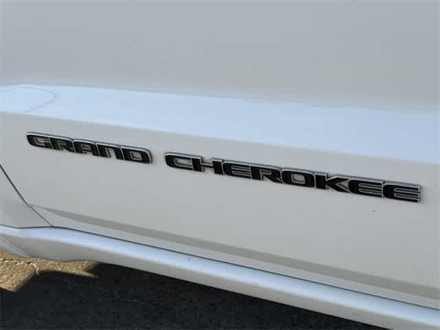 Thumbnail: 2017 Jeep Grand Cherokee - 5