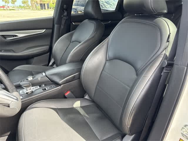 2022 INFINITI QX50 Luxe 11