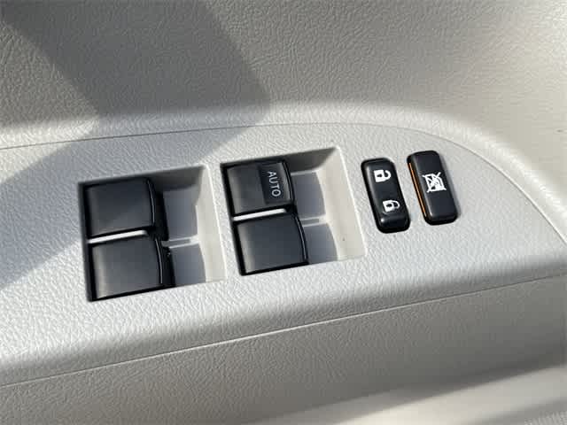 Thumbnail: 2009 Toyota Highlander - 10