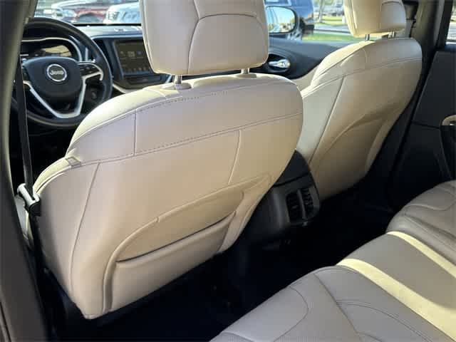 Thumbnail: 2016 Jeep Cherokee - 14