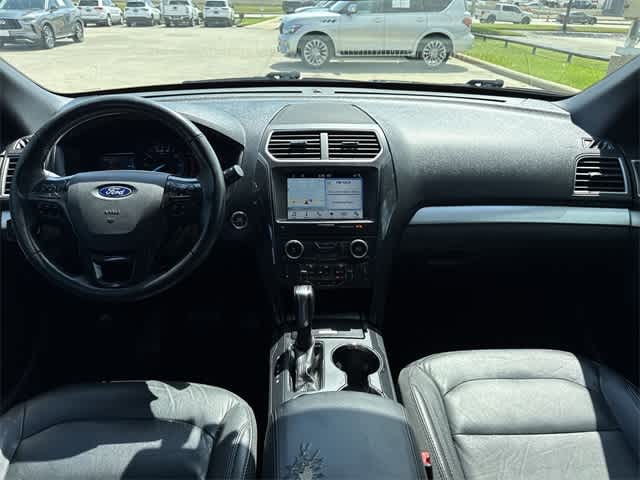 Thumbnail: 2017 Ford Explorer - 15