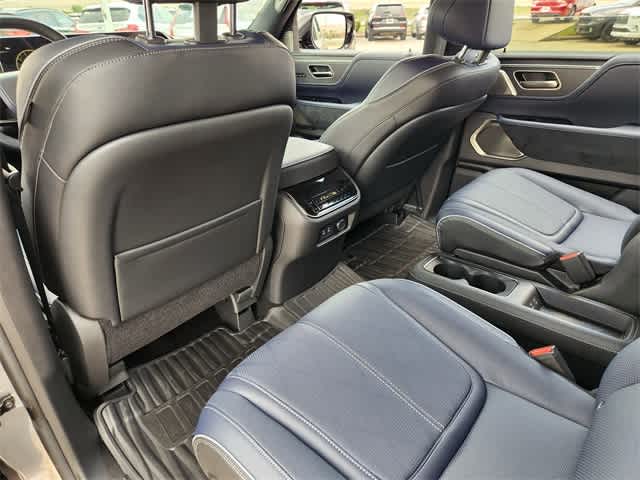 Thumbnail: 2026 INFINITI QX80 - 12