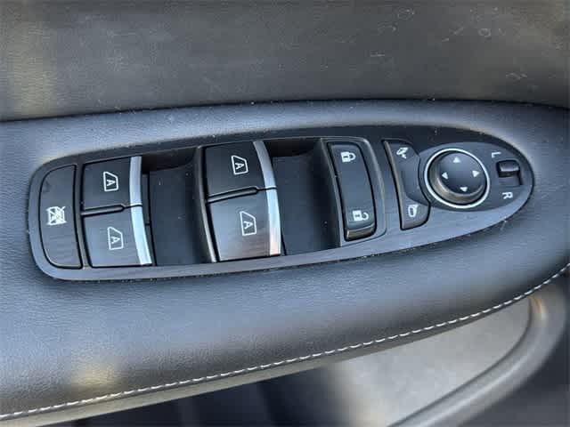 Thumbnail: 2023 INFINITI QX50 - 9