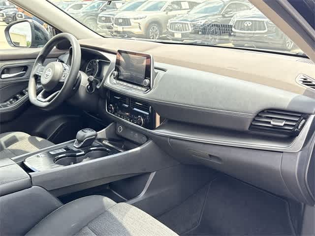 2021 Nissan Rogue SV 21