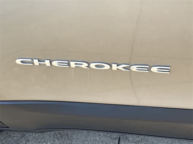 Thumbnail: 2016 Jeep Cherokee - 5