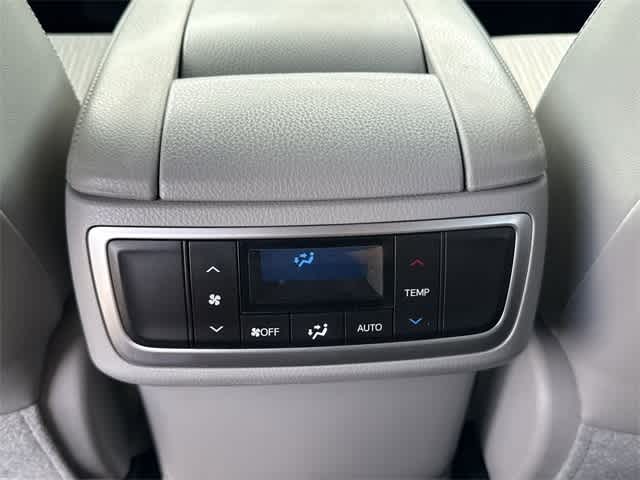 Thumbnail: 2016 Toyota Highlander - 20