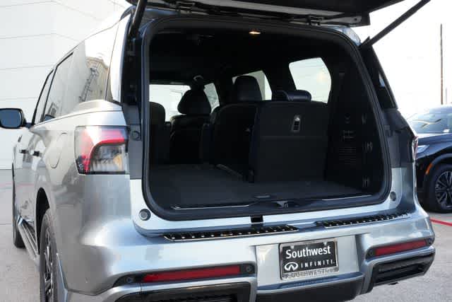 Thumbnail: 2026 INFINITI QX80 - 21