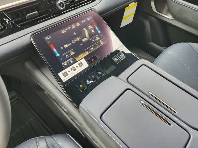 Thumbnail: 2026 INFINITI QX80 - 17