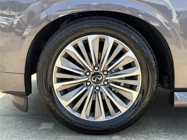 Thumbnail: 2025 INFINITI QX80 - 4