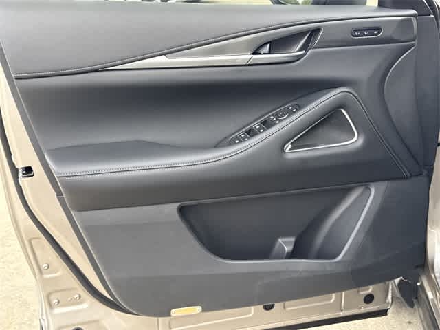 Thumbnail: 2026 INFINITI QX60 - 8