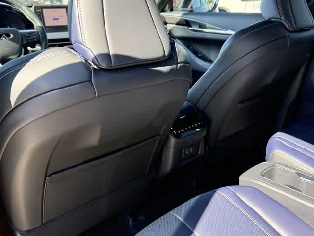 Thumbnail: 2026 INFINITI QX60 - 15