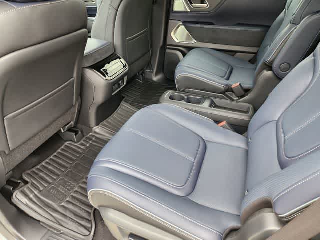 Thumbnail: 2026 INFINITI QX80 - 12