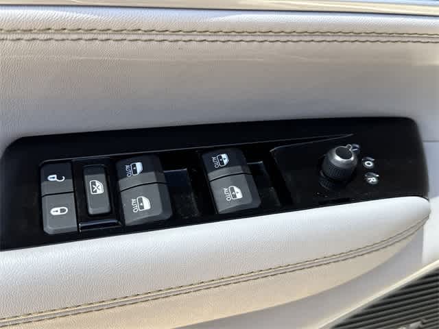 Thumbnail: 2023 Jeep Wagoneer - 9