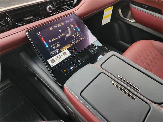 Thumbnail: 2026 INFINITI QX80 - 17