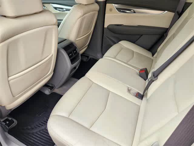 Thumbnail: 2017 Cadillac XT5 - 12