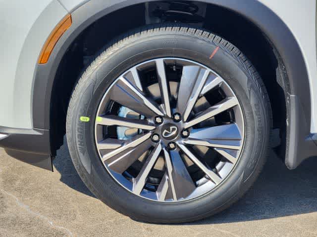 Thumbnail: 2026 INFINITI QX60 - 8