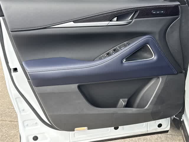 Thumbnail: 2026 INFINITI QX60 - 8