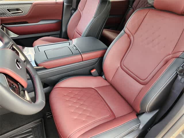 Thumbnail: 2026 INFINITI QX80 - 11