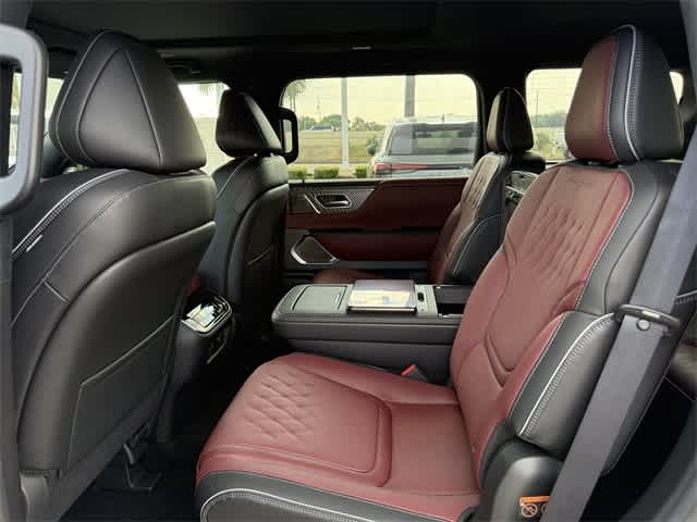 Thumbnail: 2026 INFINITI QX80 - 15