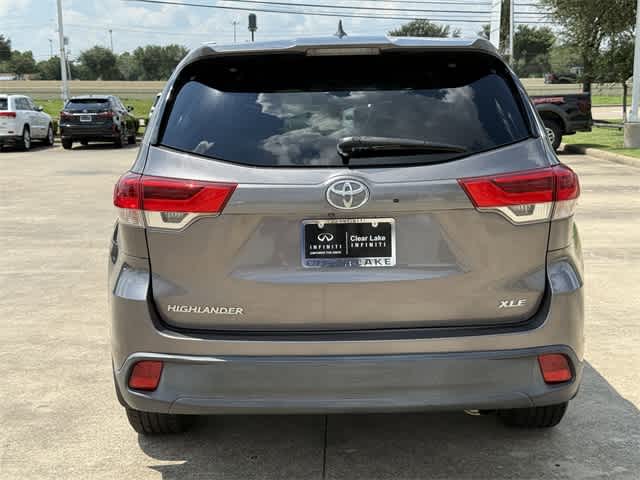 Thumbnail: 2017 Toyota Highlander - 4