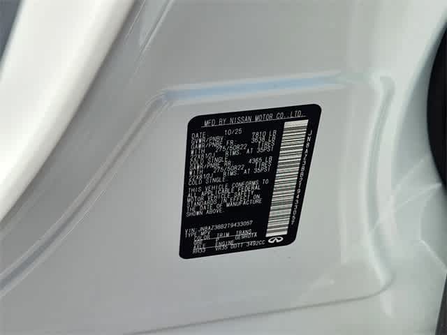 Thumbnail: 2026 INFINITI QX80 - 21