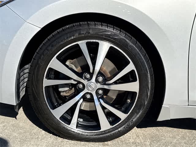 Thumbnail: 2017 Nissan Maxima - 7