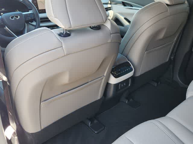 Thumbnail: 2026 INFINITI QX60 - 12