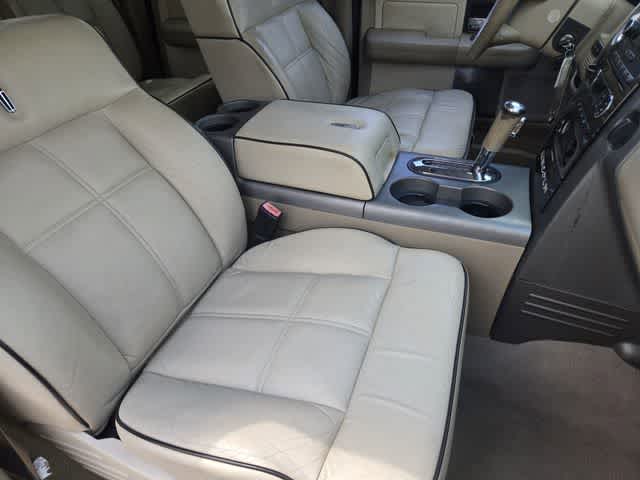 Thumbnail: 2008 Lincoln Mark LT - 14