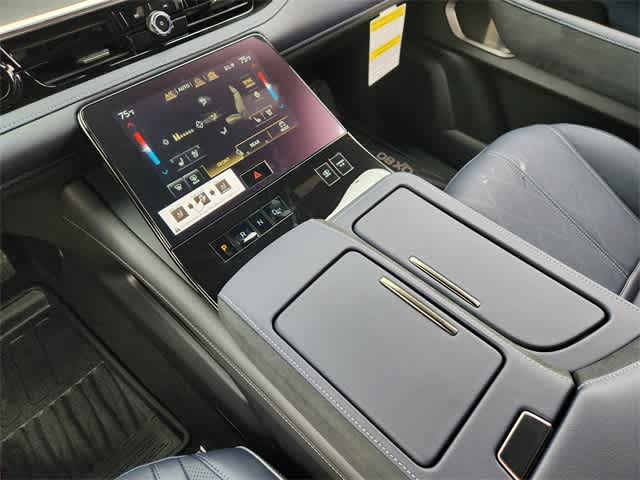 Thumbnail: 2026 INFINITI QX80 - 17