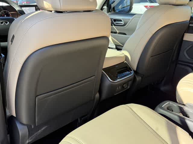 Thumbnail: 2026 INFINITI QX80 - 15