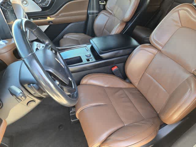 Thumbnail: 2023 Lincoln Aviator - 10