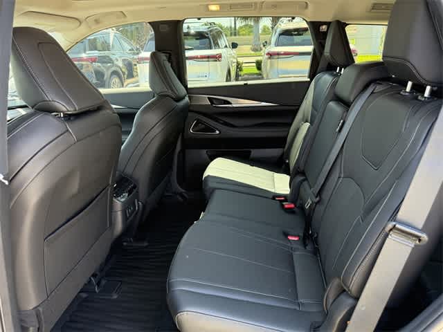 Thumbnail: 2026 INFINITI QX60 - 13