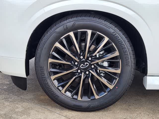 Thumbnail: 2026 INFINITI QX80 - 8