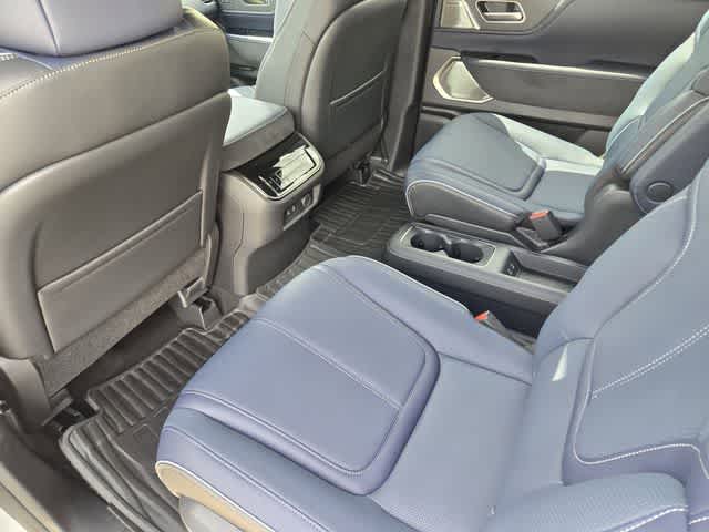 Thumbnail: 2026 INFINITI QX80 - 12