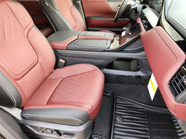 Thumbnail: 2026 INFINITI QX80 - 14