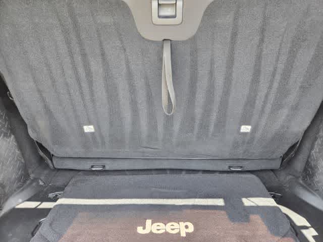 Thumbnail: 2015 Jeep Wrangler - 17