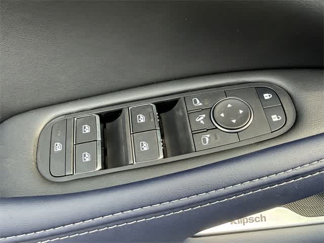 Thumbnail: 2026 INFINITI QX60 - 9