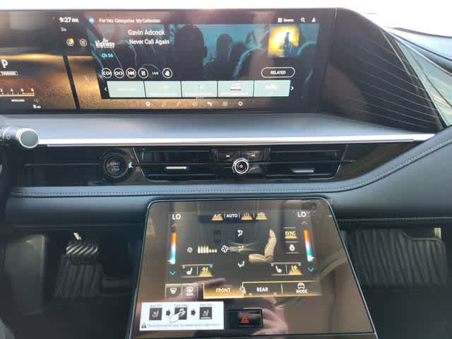 Thumbnail: 2026 INFINITI QX80 - 16