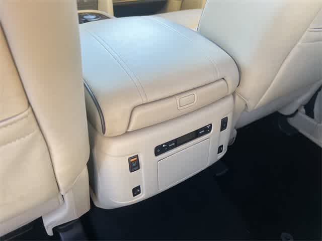 Thumbnail: 2022 INFINITI QX80 - 18