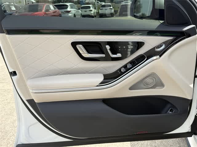 Thumbnail: 2021 Mercedes-Benz S-Class - 8