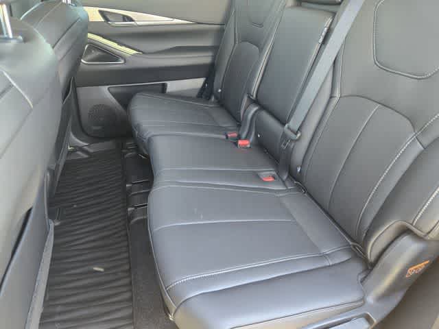 Thumbnail: 2026 INFINITI QX60 - 13