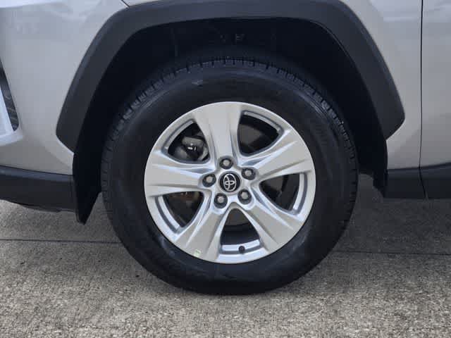 Thumbnail: 2021 Toyota RAV4 - 7