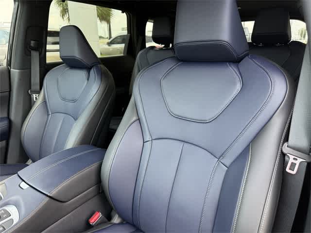 Thumbnail: 2026 INFINITI QX60 - 13