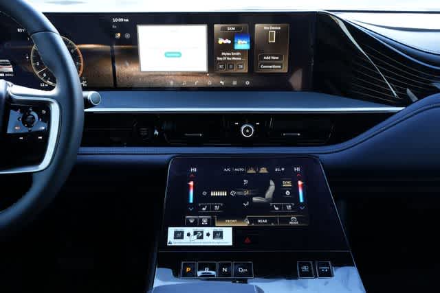 Thumbnail: 2026 INFINITI QX80 - 13