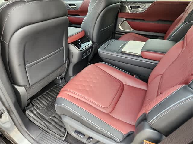 Thumbnail: 2026 INFINITI QX80 - 12